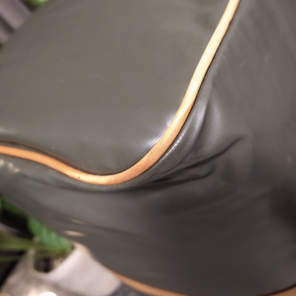 Hunting World Natural Leather Duffle Bag **RARE FIND!!** (AUTHENTIC) - Picture 11 of 16